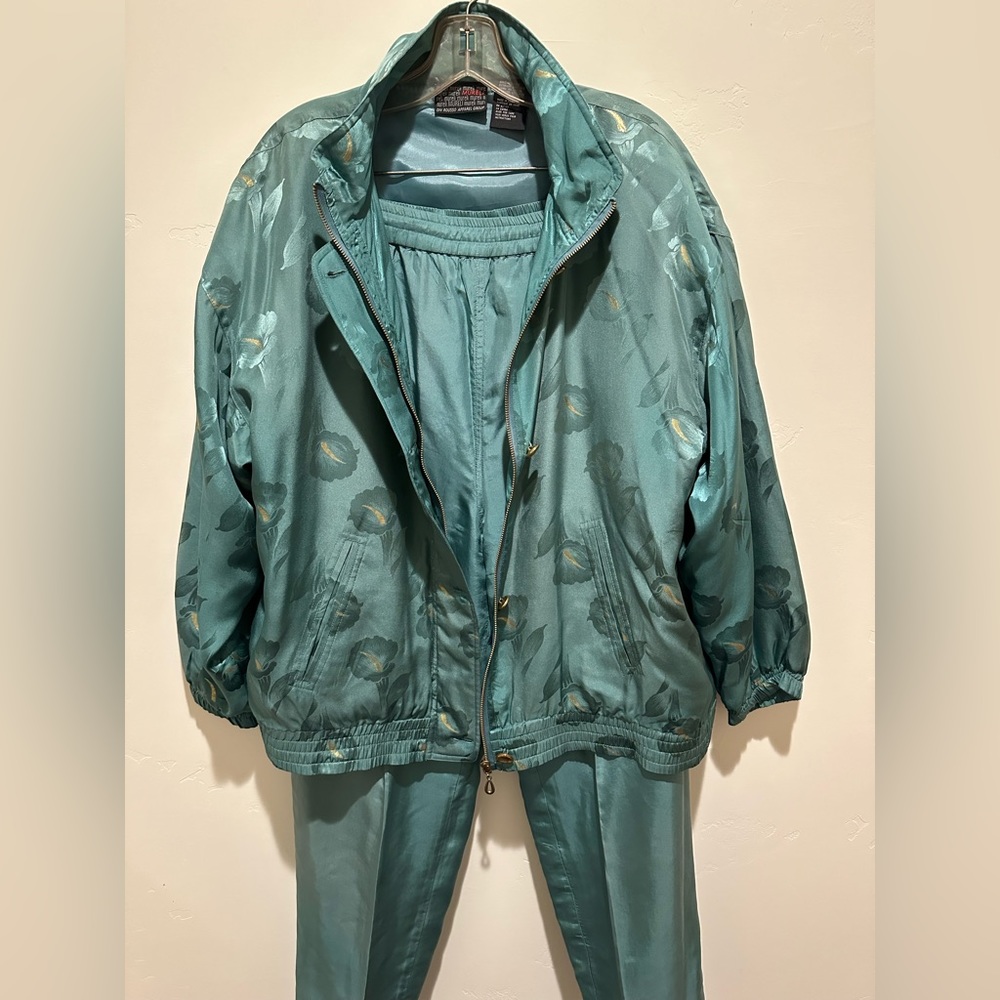 Mureli silk women’s casual suit, size M